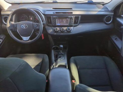 Used 2018 Toyota RAV4 LE image 22