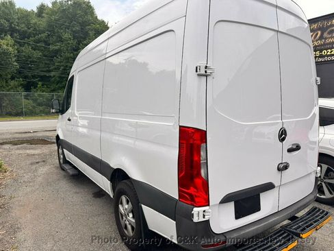Used 2023 Mercedes-Benz Sprinter 2500 image 4