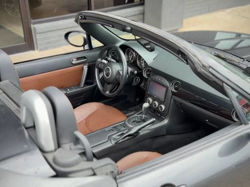 Used 2015 MAZDA MX-5 Miata Grand Touring w/ Premium Package RWD image 10