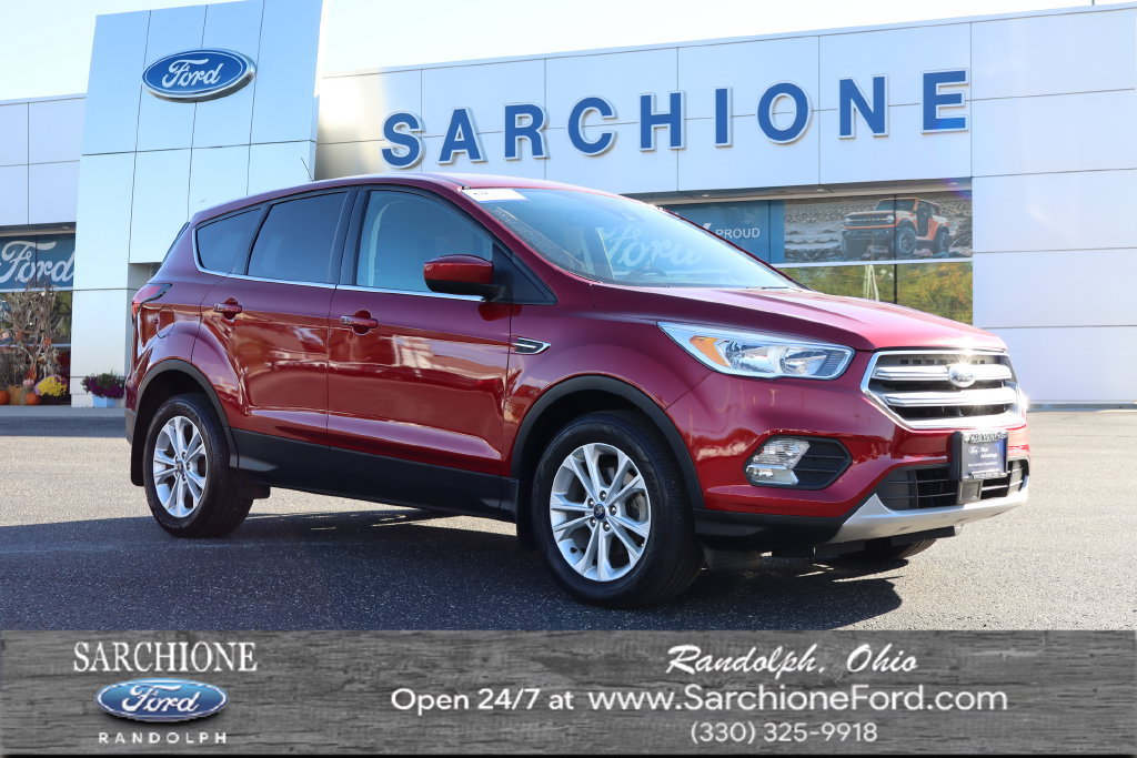 Used 2019 Ford Escape SE FWD image 1