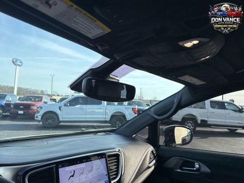 Used 2025 Chrysler Pacifica Limited FWD image 22