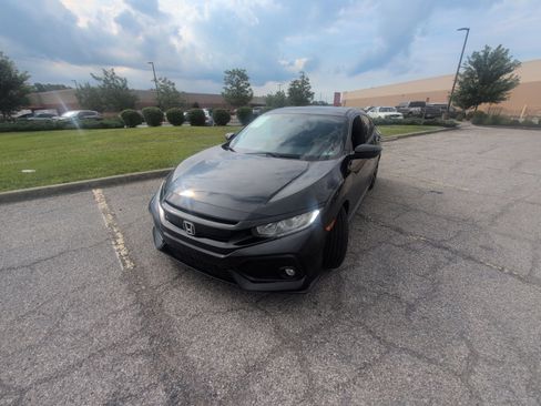 Used 2018 Honda Civic Sport image 12