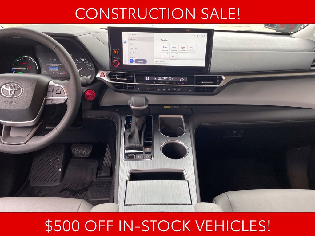 Used 2026 Toyota Sienna XLE AWD/4WD image 11