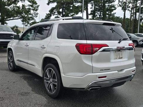 Used 2017 GMC Acadia Denali w/ Technology Package FWD image 5