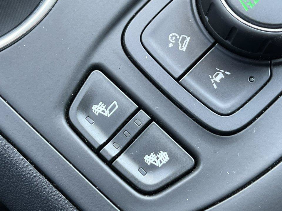 Used 2021 GMC Terrain SLT w/ Infotainment Package II AWD/4WD image 28