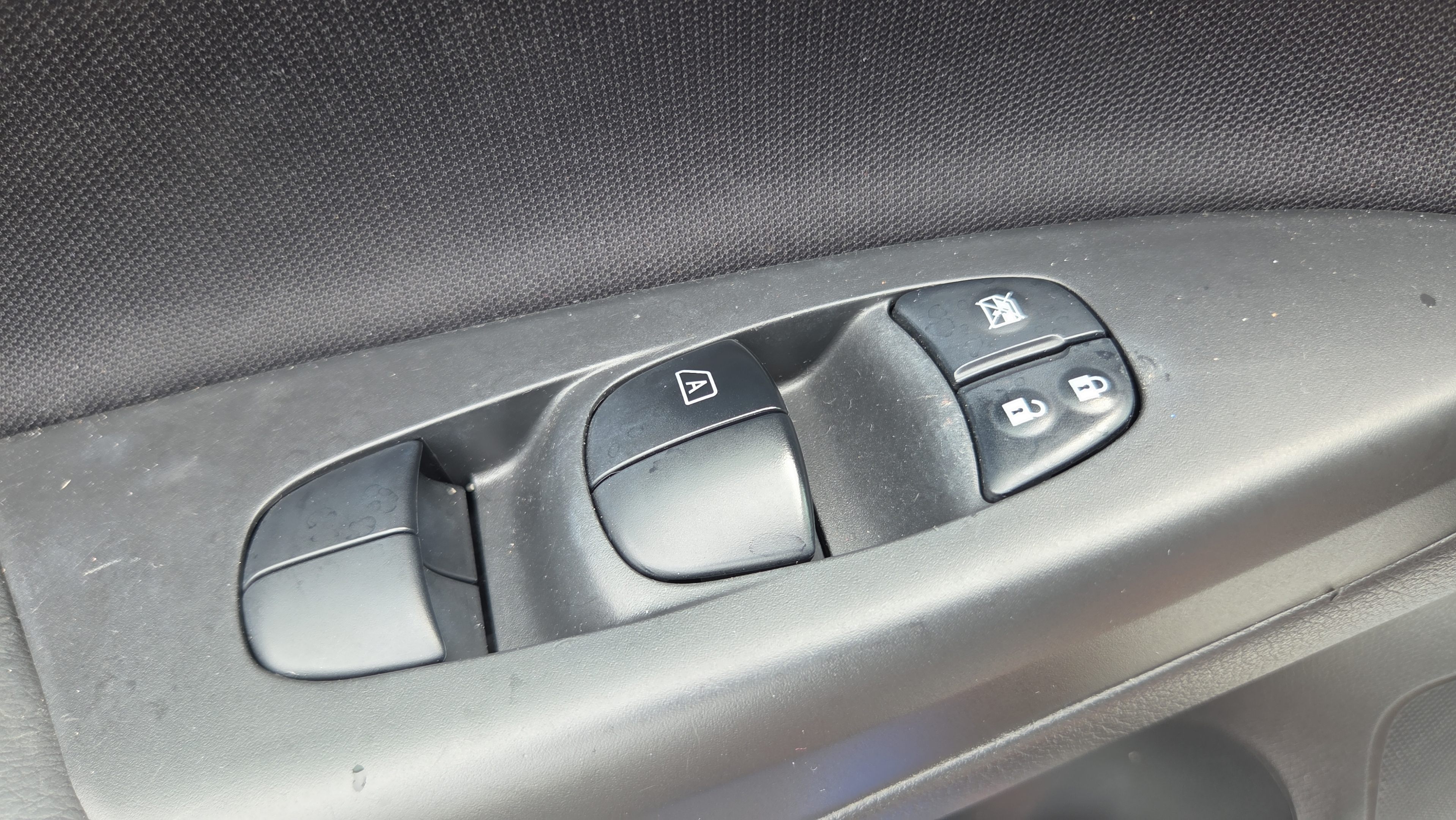 Used 2019 Nissan Sentra SR FWD image 28