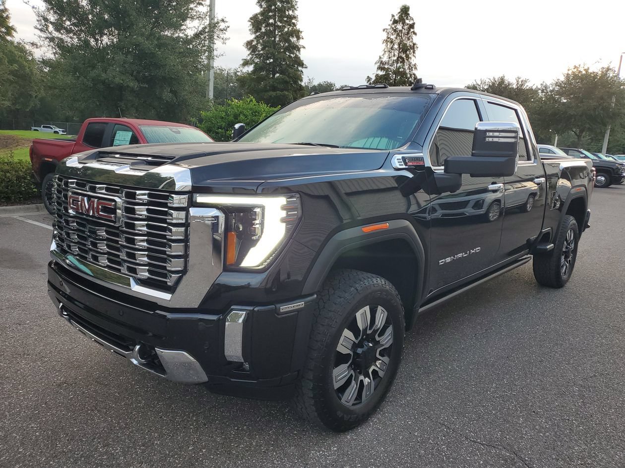 Used 2025 GMC Sierra 2500 Denali w/ Denali Reserve Package AWD/4WD image 2