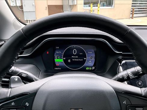 Used 2022 Chevrolet Bolt EUV LT w/ Comfort Package FWD image 25