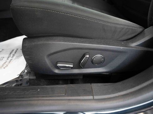 Used 2020 Ford Fusion SE FWD image 12