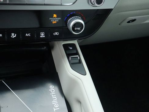 New 2025 Kia Telluride S image 39