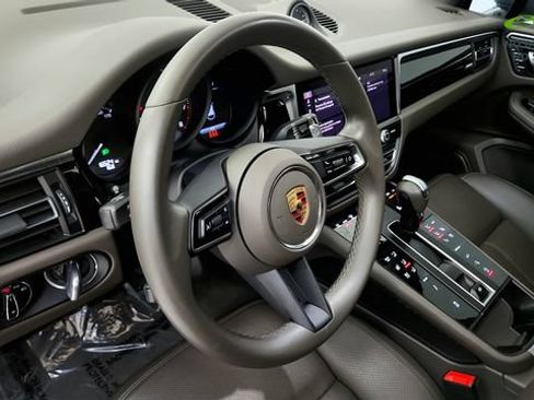 Used 2024 Porsche Macan AWD/4WD image 45