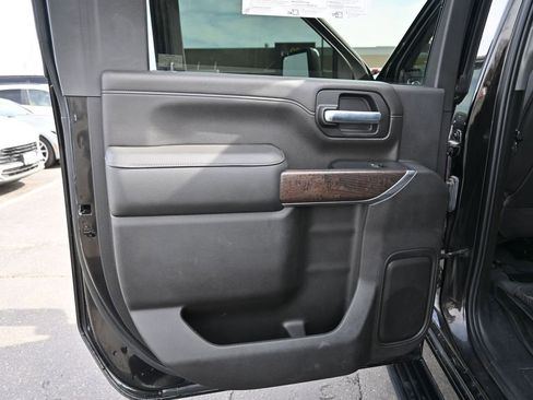 Used 2022 GMC Sierra 2500 Denali w/ Denali Black Diamond Edition image 21