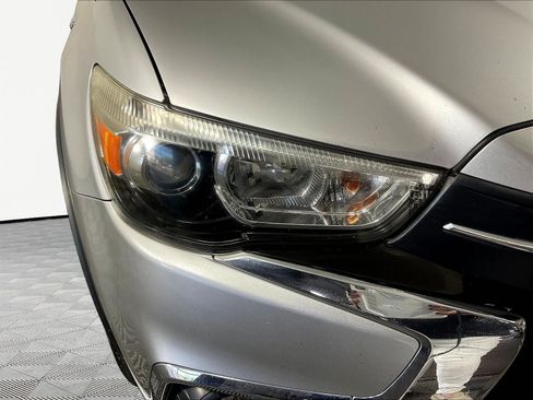 Used 2019 Mitsubishi Outlander Sport SE FWD image 30