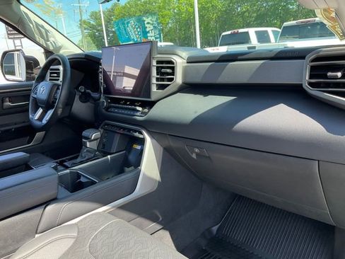Used 2024 Toyota Tundra Limited AWD/4WD image 22