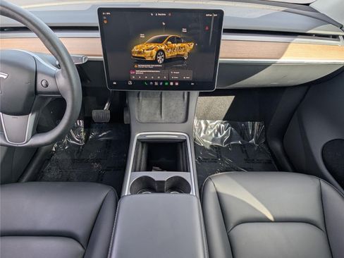 Used 2023 Tesla Model Y Long Range AWD/4WD image 17