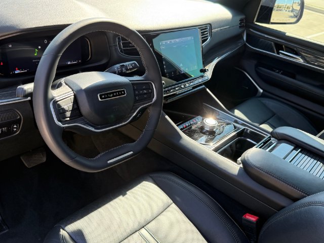 Used 2022 Jeep Wagoneer Series II RWD image 10