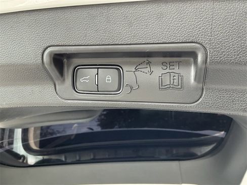 Used 2021 Ford Explorer 2WD image 22