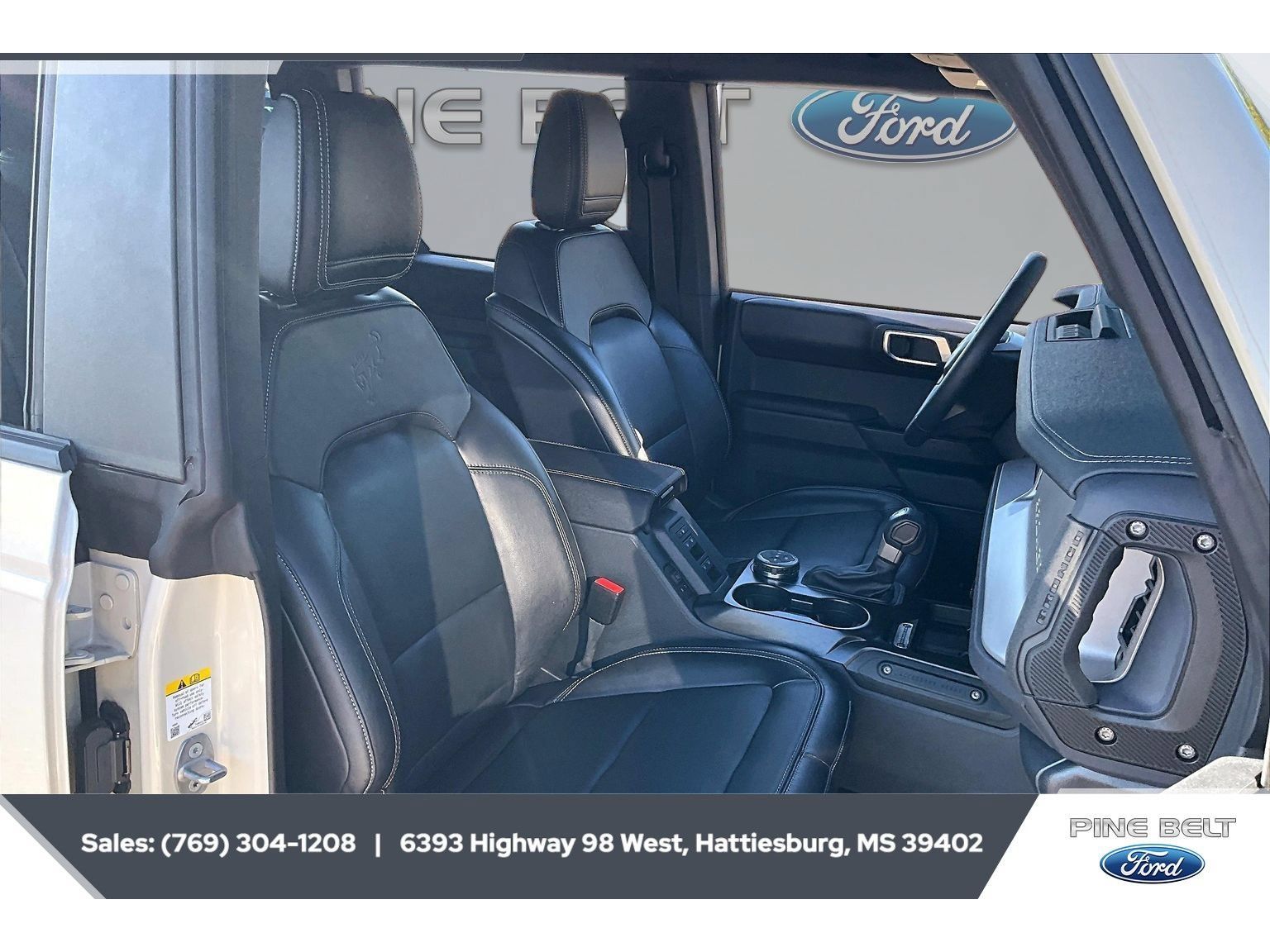 Used 2025 Ford Bronco Outer Banks AWD/4WD image 6