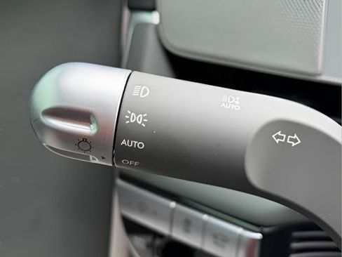 Used 2024 Hyundai Ioniq 5 Limited image 13