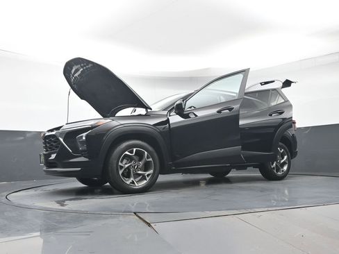 Used 2024 Chevrolet Trax LT FWD image 39