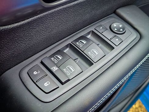 New 2026 Chrysler Pacifica Select w/ S Appearance Package image 12