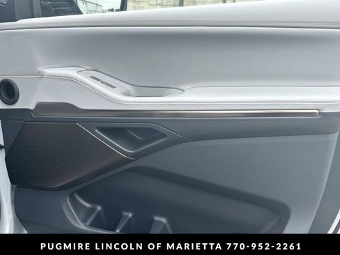 New 2026 Lincoln Navigator L Black Label AWD/4WD image 32