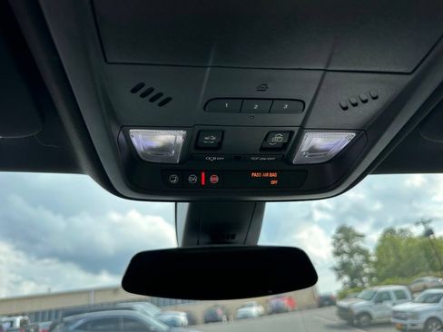 Used 2017 Cadillac XT5 Luxury w/ Driver Awareness Package FWD image 33