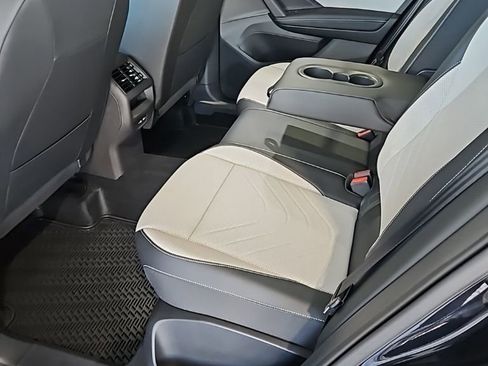 New 2026 Volkswagen Tiguan SE AWD/4WD image 23