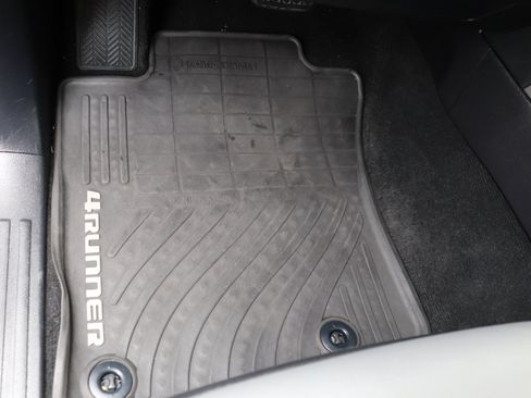 Used 2015 Toyota 4Runner SR5 Premium image 65