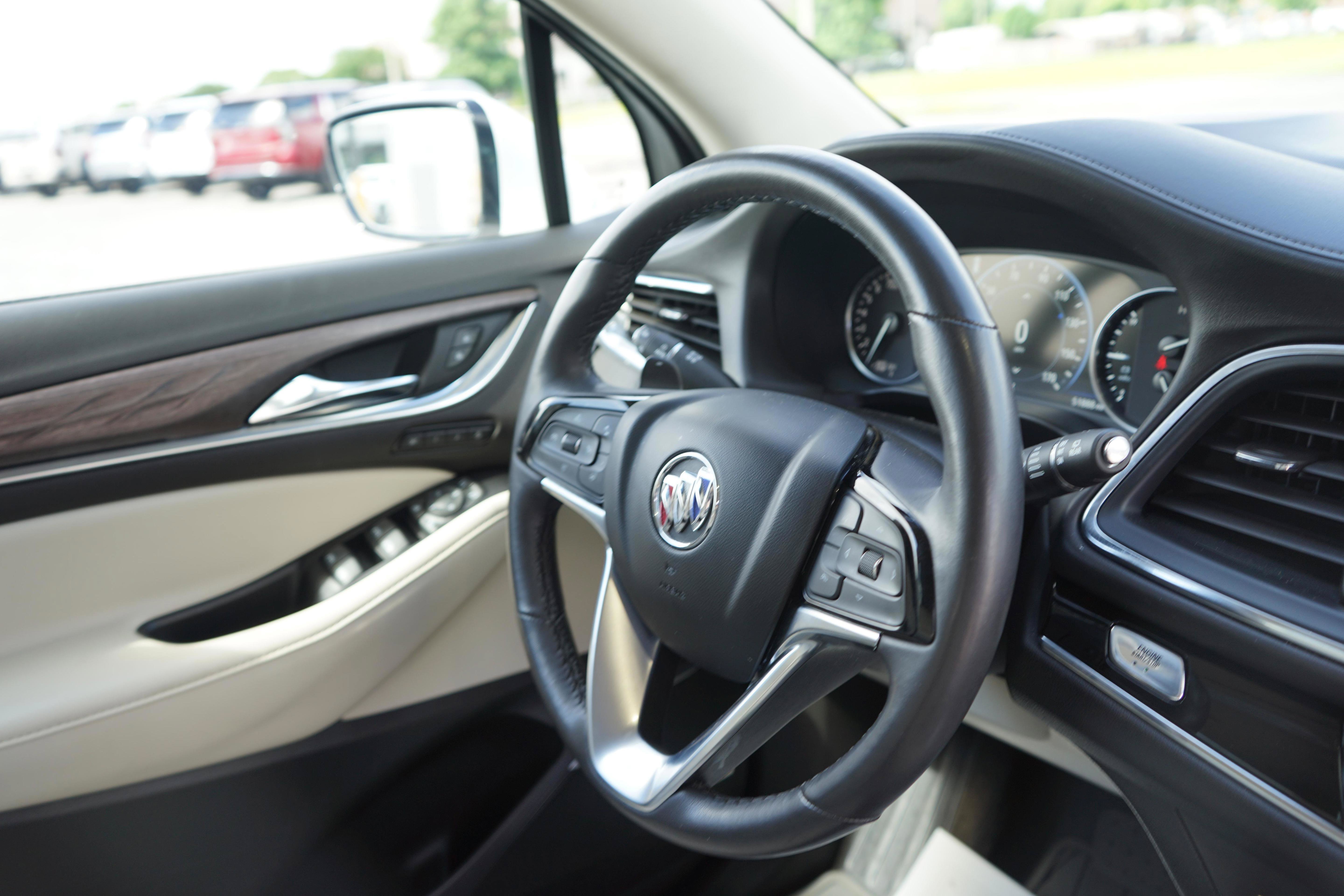 Used 2023 Buick Enclave Avenir AWD/4WD image 27