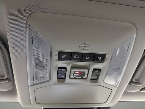 Used 2019 Toyota RAV4 Limited AWD/4WD image 29