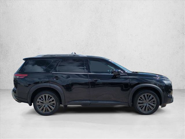 Used 2022 Nissan Pathfinder SL w/ SL Premium Package FWD image 4