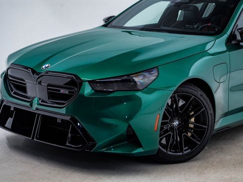 Used 2025 BMW M5 w/ Carbon Package image 4