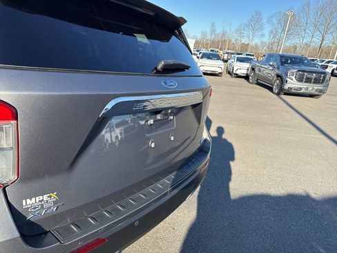 Used 2022 Ford Explorer XLT w/ Equipment Group 202A image 33