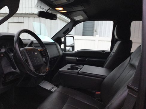 Used 2012 Ford F250 Lariat w/ Lariat Interior Pkg image 7