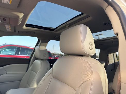 Used 2019 GMC Acadia SLT w/ LPO, Floor Liner Package AWD/4WD image 10