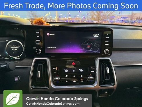 Used 2022 Kia Sorento SX Prestige w/ Rust Color Package image 10