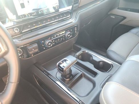 Used 2023 Chevrolet Silverado 1500 ZR2 w/ Technology Package image 36