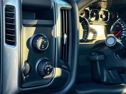 Used 2015 Chevrolet Silverado 1500 LT w/ LT Convenience Package image 11