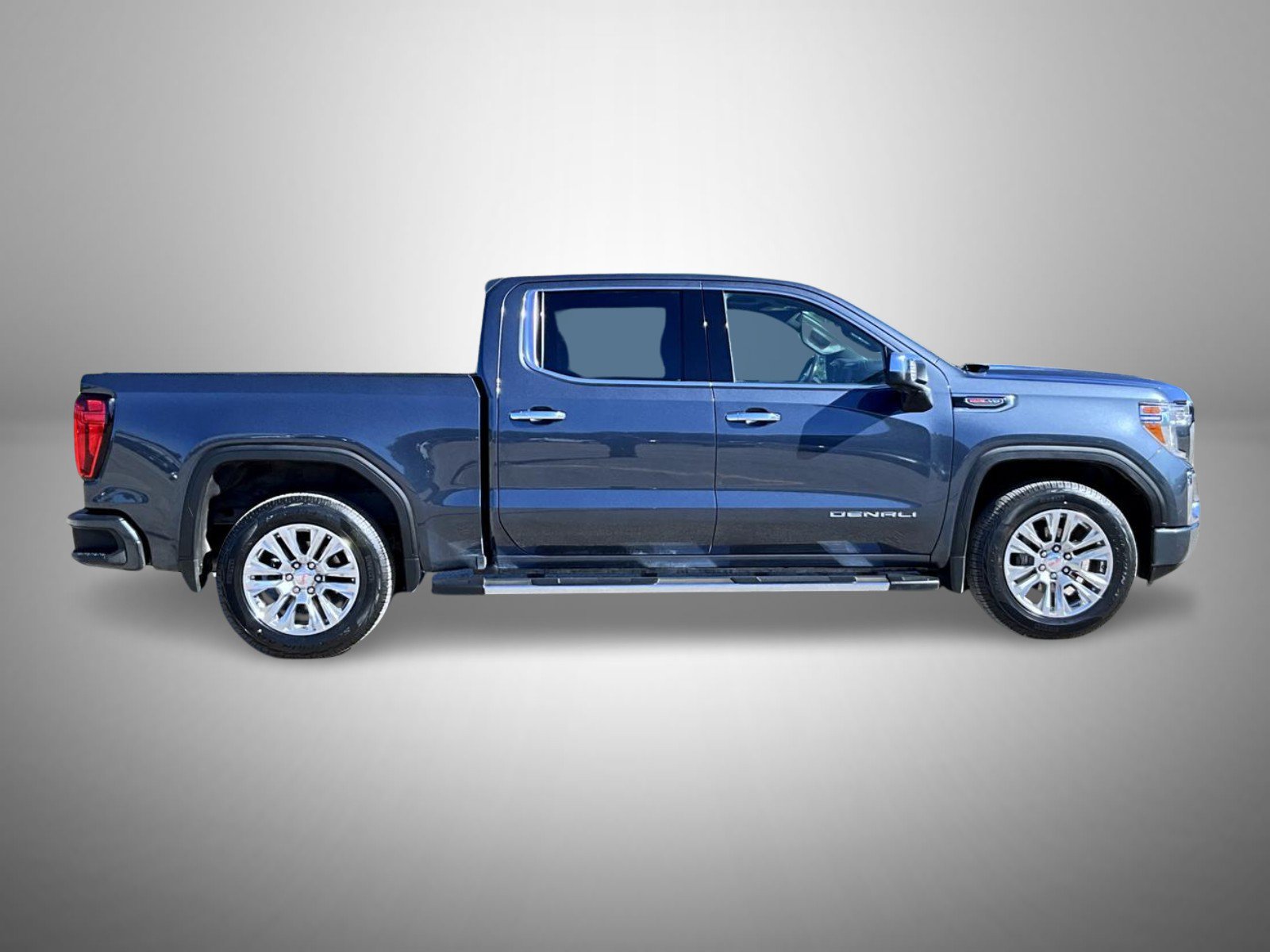 Used 2022 GMC Sierra 1500 Denali w/ Driver Alert Package II AWD/4WD image 4