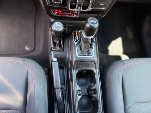 Used 2021 Jeep Wrangler Unlimited Rubicon AWD/4WD image 23