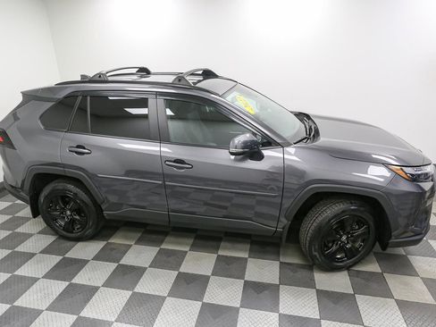 Used 2022 Toyota RAV4 XLE w/ XLE Grade Weather Package AWD/4WD image 5