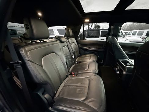Used 2020 Ford Expedition Limited image 33