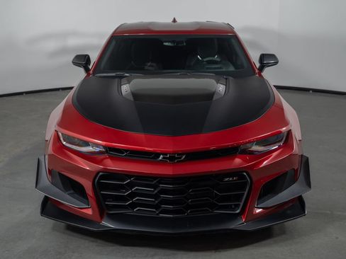 Used 2018 Chevrolet Camaro ZL1 RWD image 15