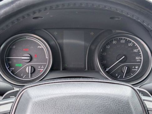 Used 2022 Toyota Camry SE FWD image 11