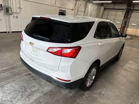 Used 2020 Chevrolet Equinox LS w/ LS Convenience Package FWD image 18