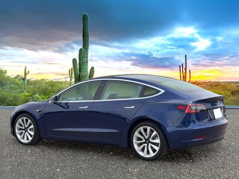 Used 2018 Tesla Model 3 Long Range AWD/4WD image 4