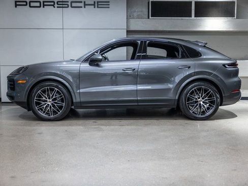 Certified 2025 Porsche Cayenne Coupe AWD/4WD image 2