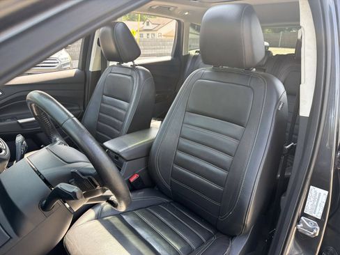 Used 2017 Ford Escape Titanium FWD image 18