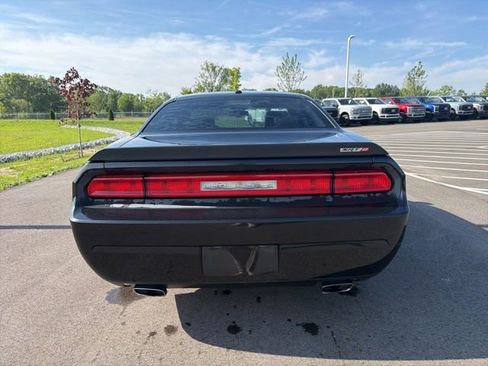 Used 2009 Dodge Challenger SRT8 RWD image 8